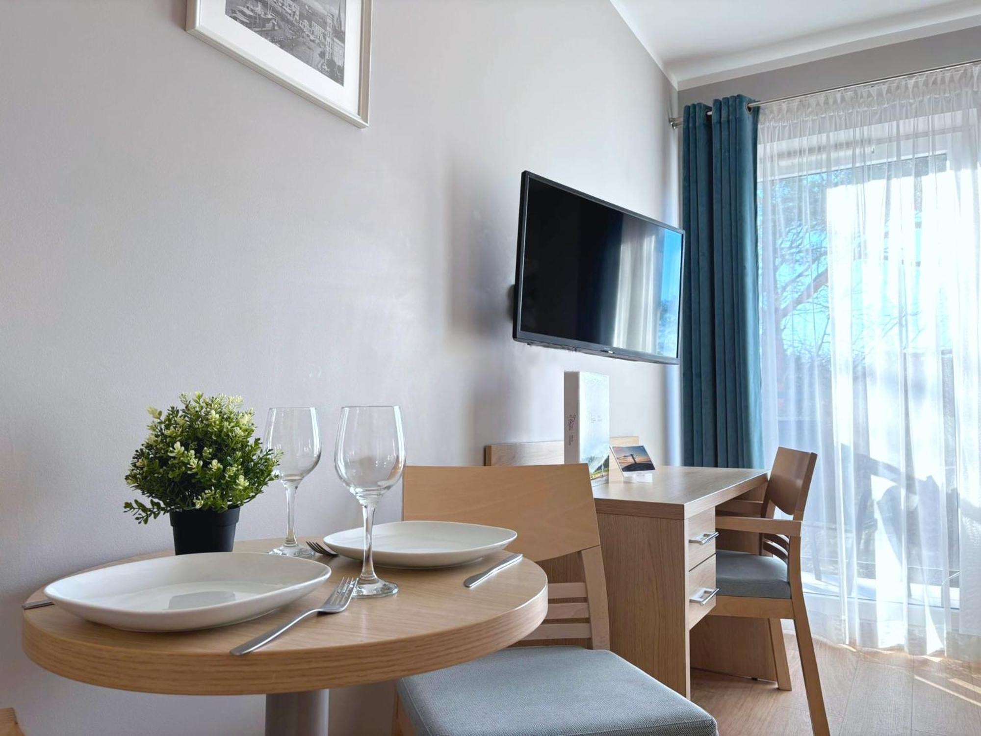 Osiedle Cesarskie Apartamenty - Parking - Apartamenty Bryza Świnoujście Exterior foto