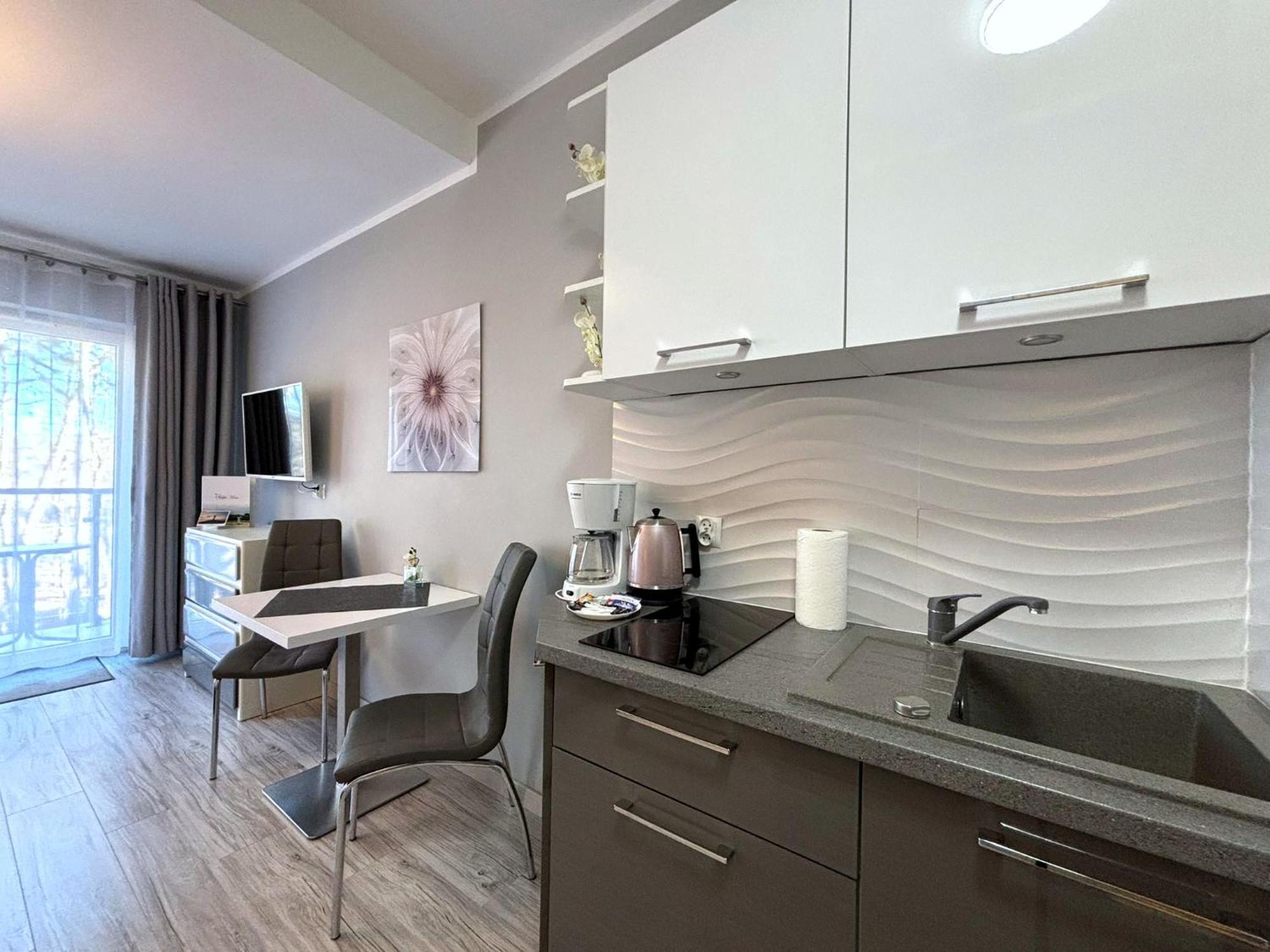 Osiedle Cesarskie Apartamenty - Parking - Apartamenty Bryza Świnoujście Exterior foto