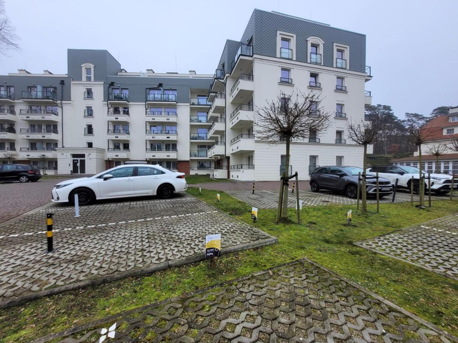 Osiedle Cesarskie Apartamenty - Parking - Apartamenty Bryza Świnoujście Exterior foto